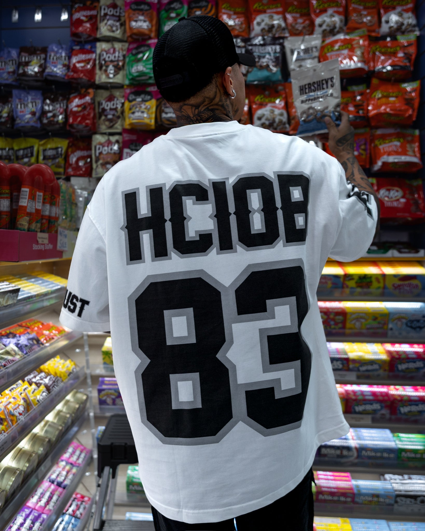 OVERSIZED WHITE WOLF SPORTS TEE