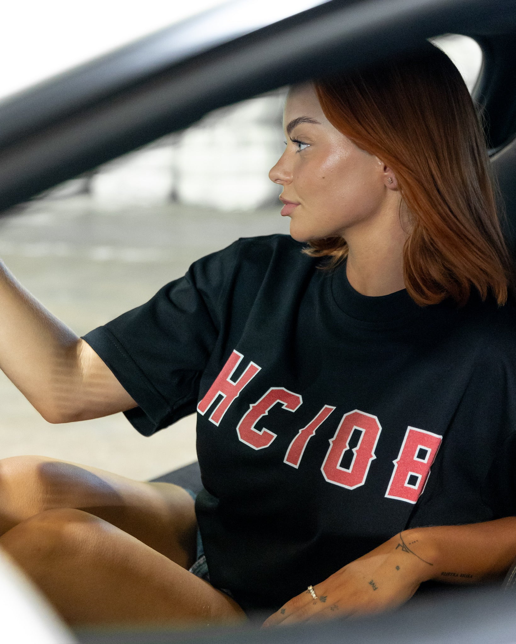 VARSITY STAPLE CRIMSON TEE