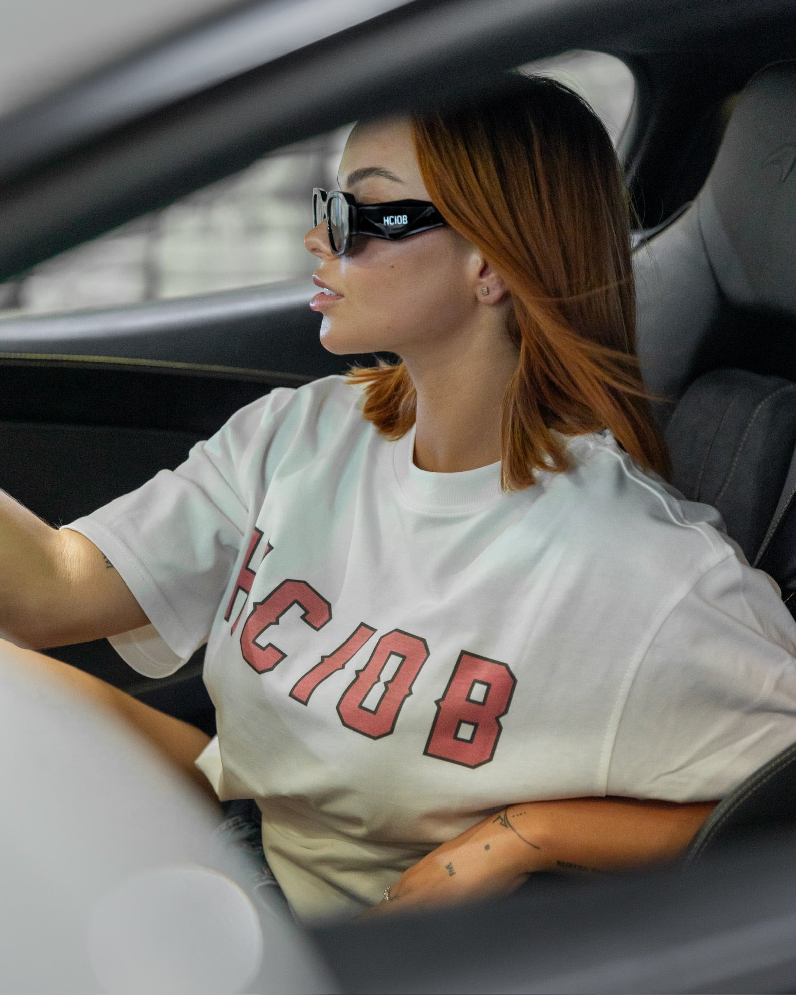 VARSITY STAPLE MISS PRINT TEE