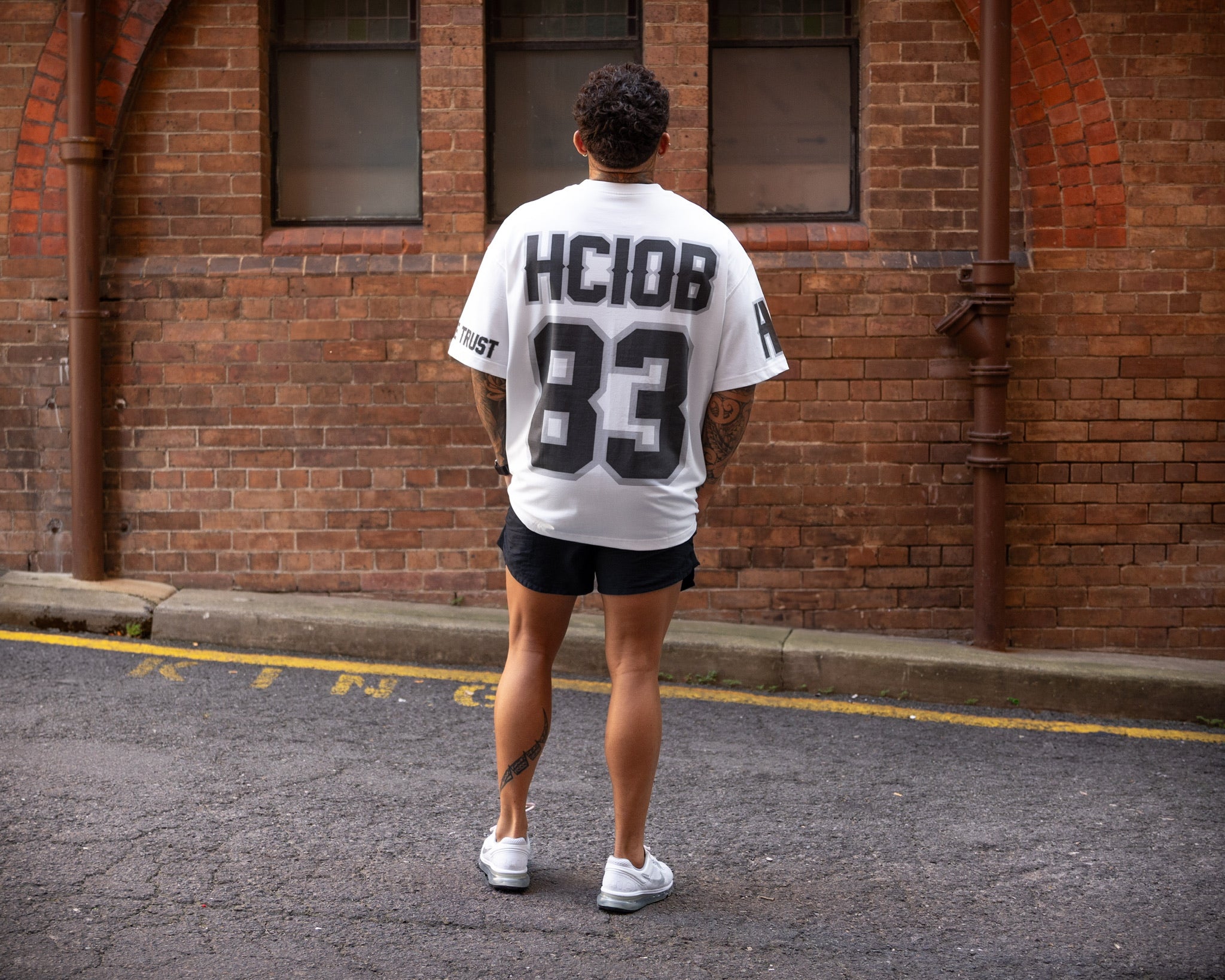 OVERSIZED WHITE WOLF SPORTS TEE