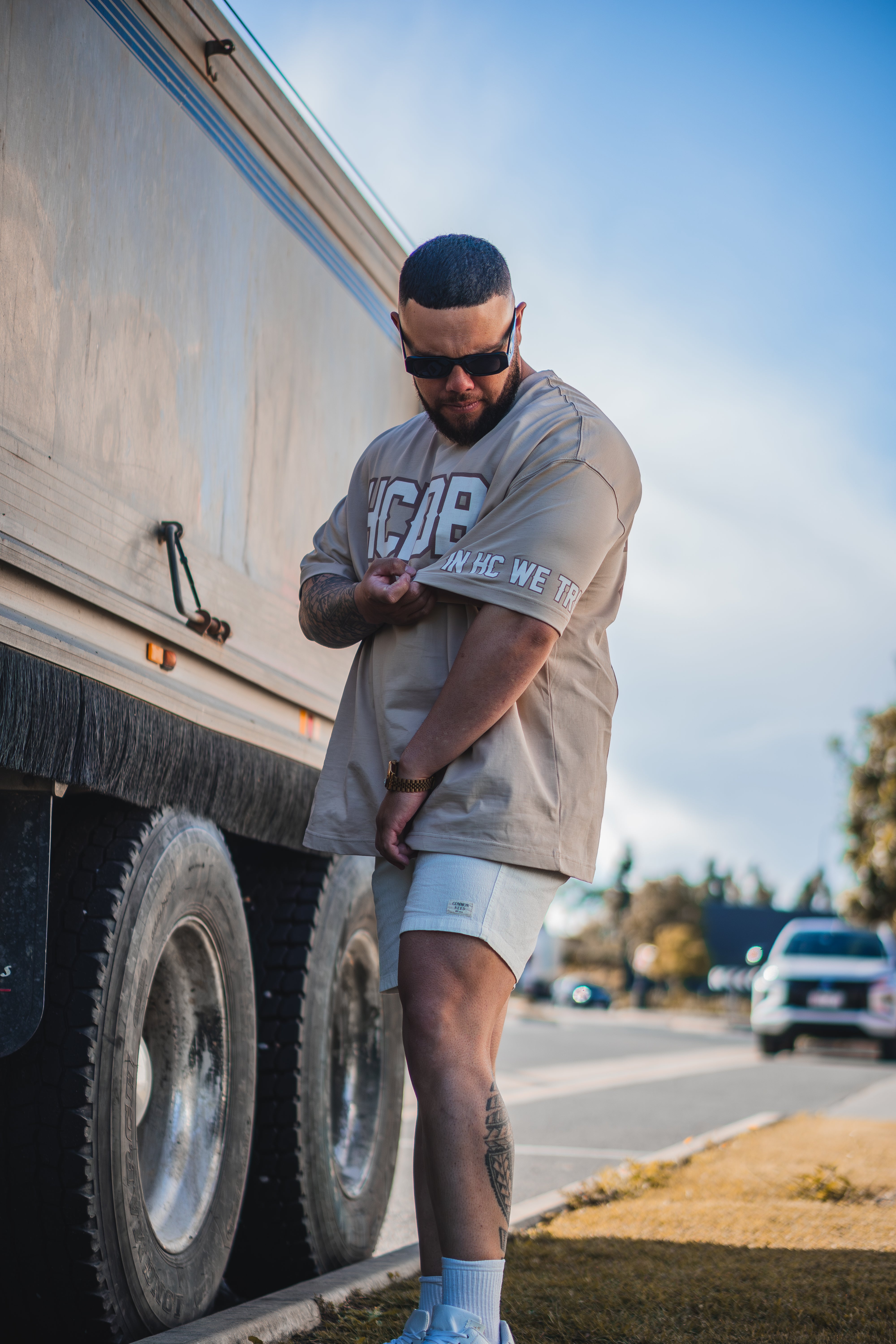 OVERSIZED BEIGE SPORTS TEE