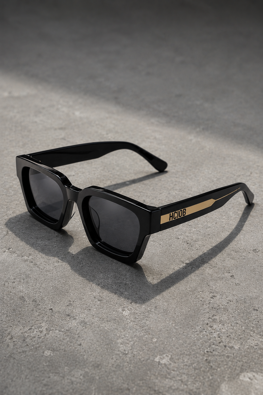 THE BLACKOUTS (GLASSES)
