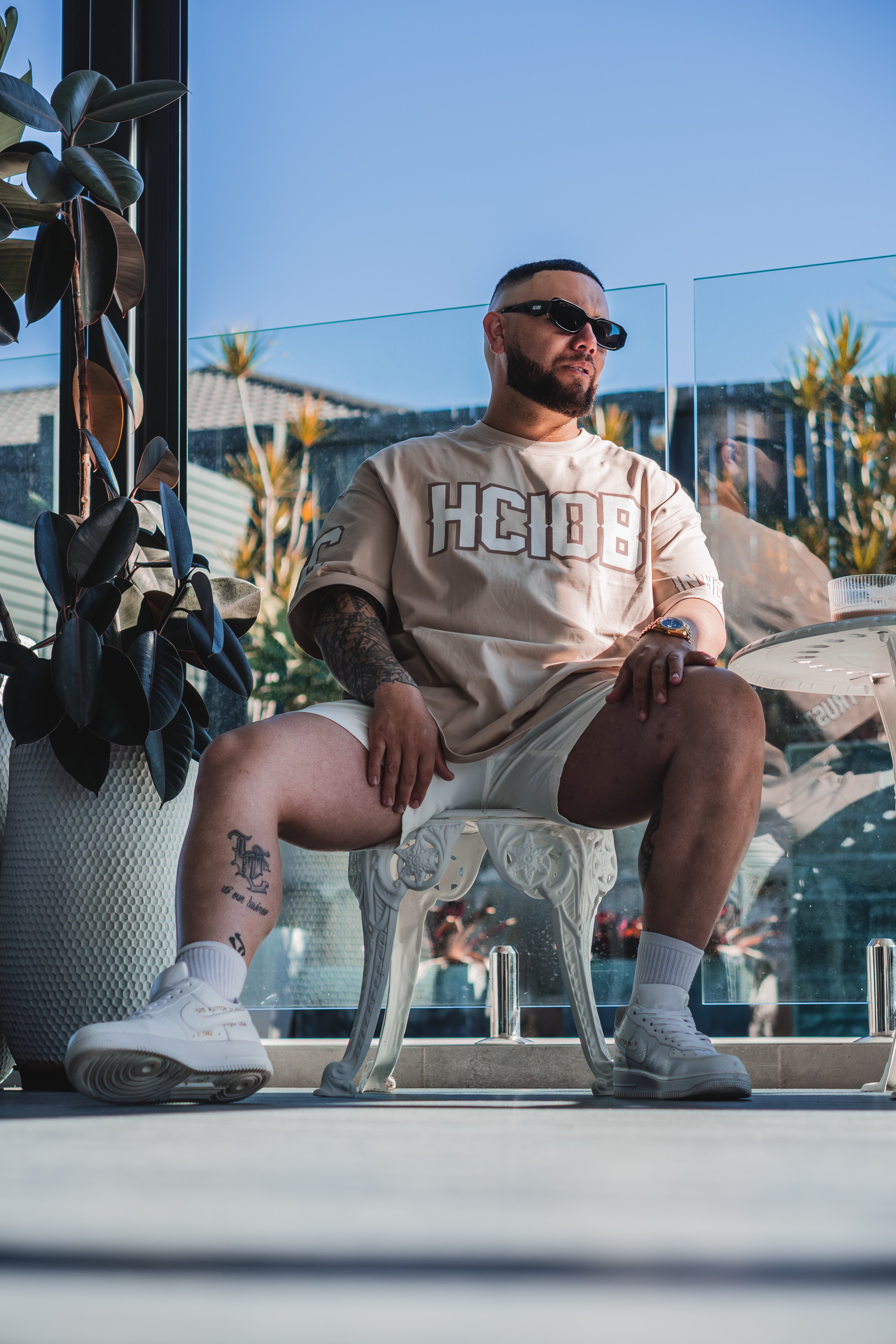 OVERSIZED BEIGE SPORTS TEE